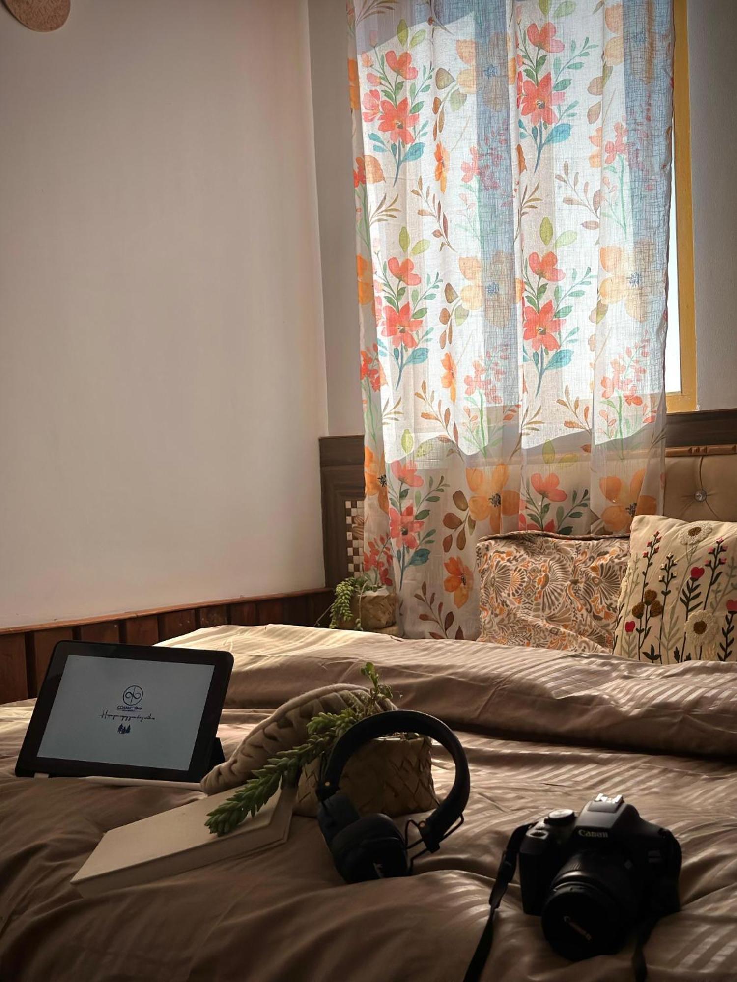 La Casa By Cosmic Kriya Hostel Bir  Luaran gambar